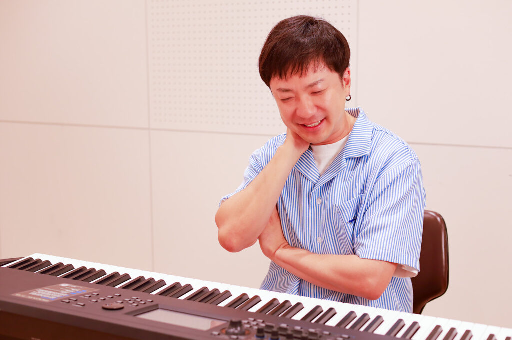 悩む伊藤さん